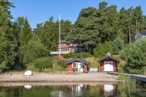 Holiday home in Stockholm Archipelago with private beach and jetty in Djurö